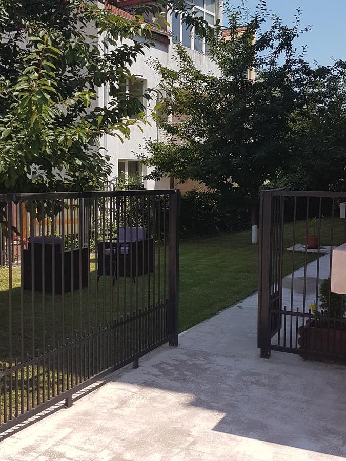 Vilagio Apartments Нэводари Экстерьер фото